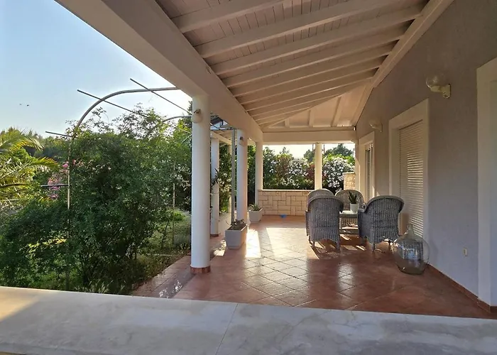 Апартаменты Andreja Стариград-Пакленица