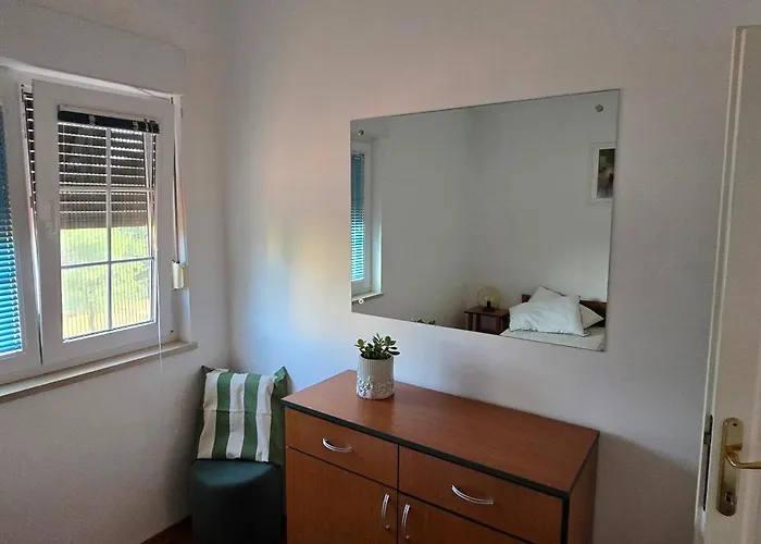 Andreja * Стариград-Пакленица