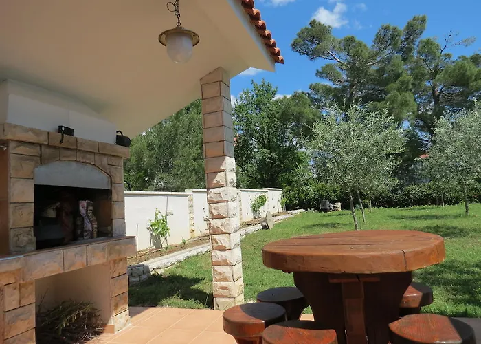Apartment Apartments Villa Andreja *
