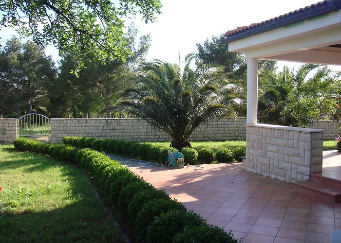 Apartments Villa Andreja Starigrad Paklenica